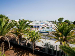 Santa Ana L16 Balcon and Terrace